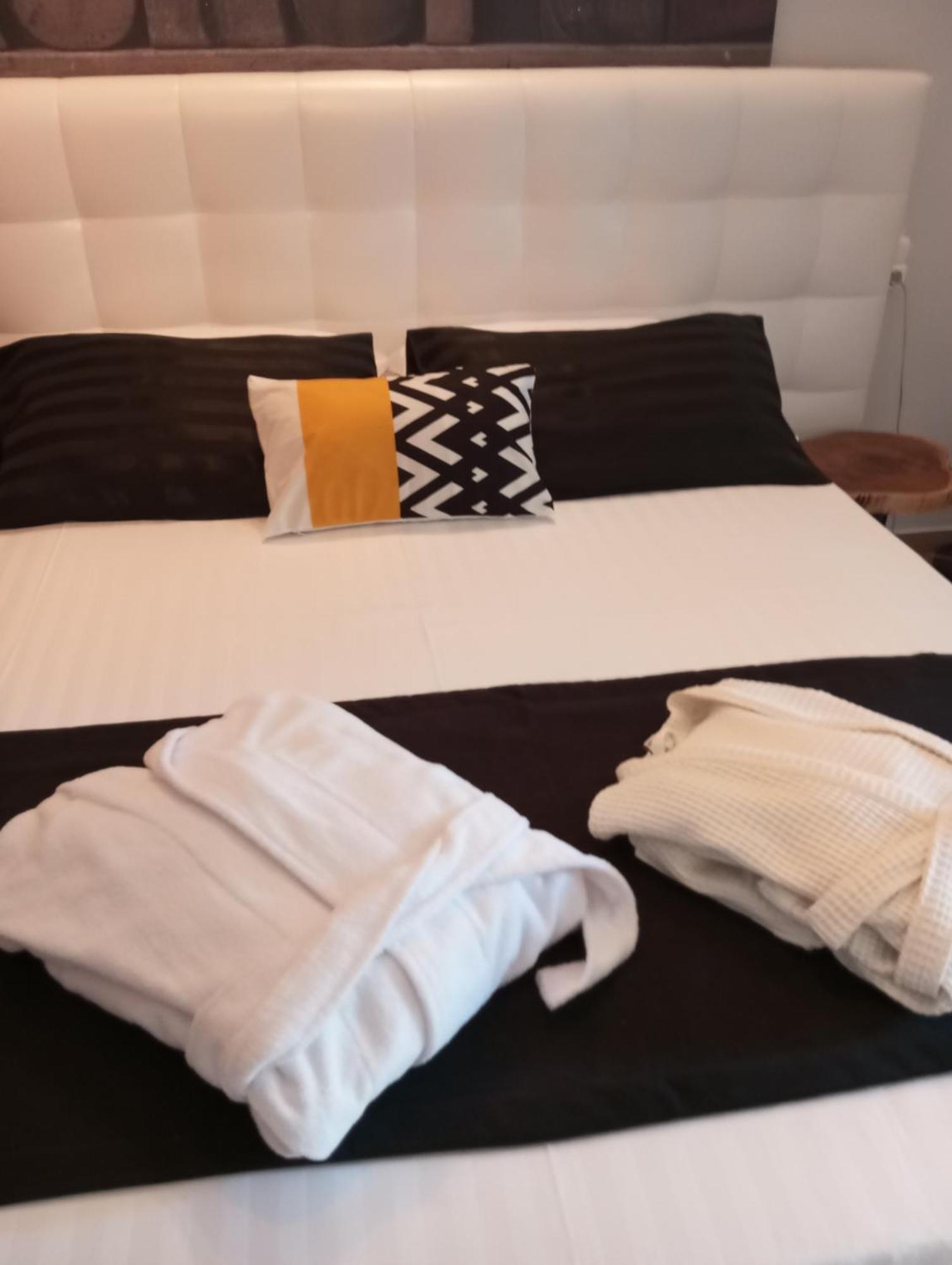 Machi Rooms Патитири Екстериор снимка