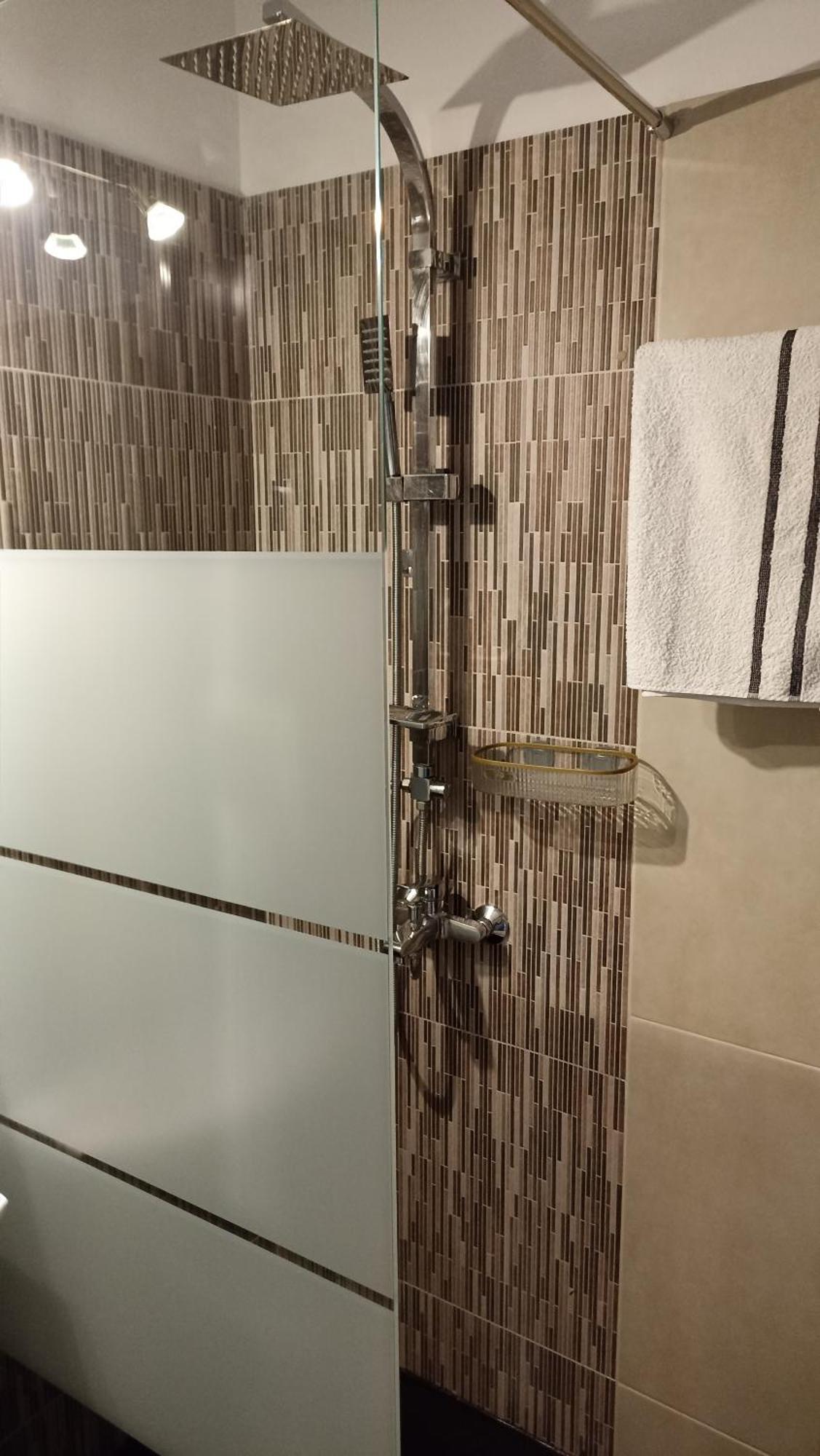 Machi Rooms Патитири Екстериор снимка
