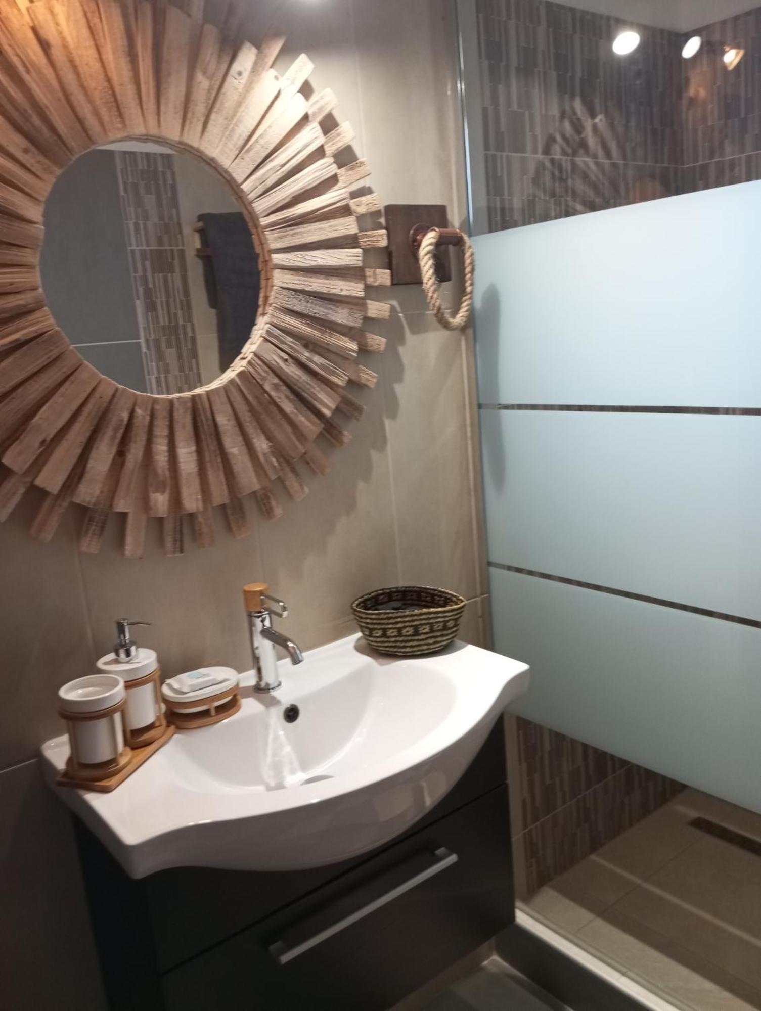Machi Rooms Патитири Екстериор снимка