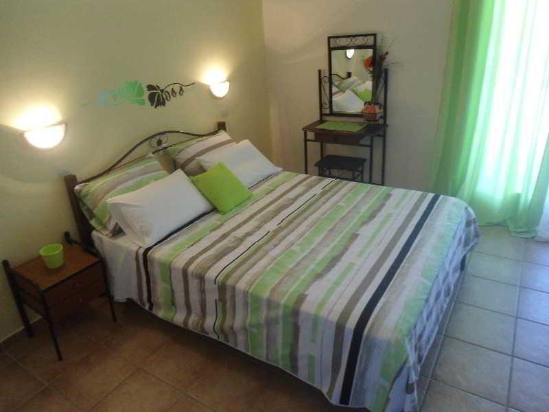 Machi Rooms Патитири Екстериор снимка