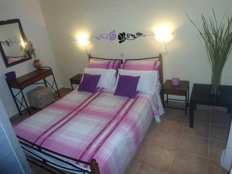 Machi Rooms Патитири Екстериор снимка