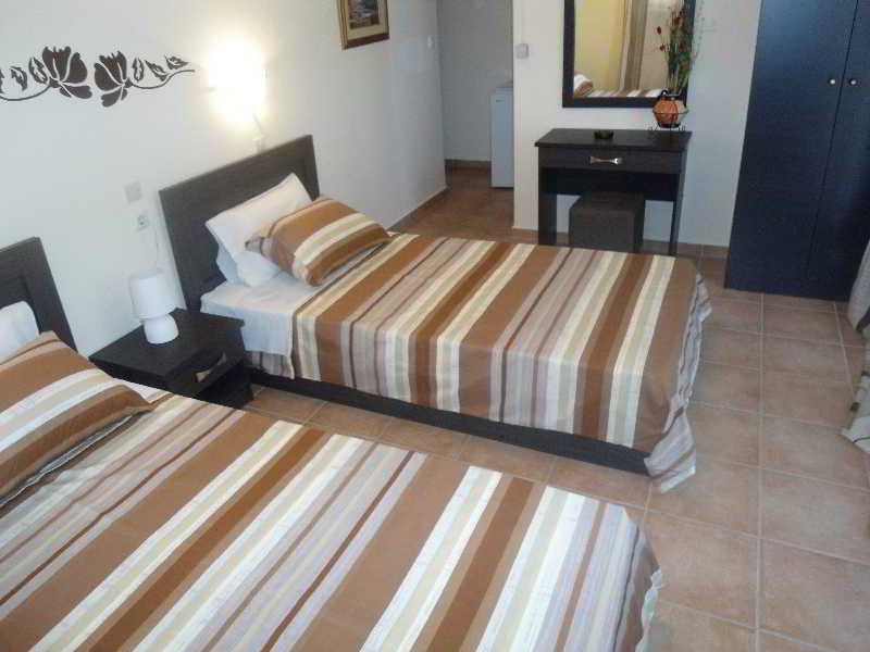 Machi Rooms Патитири Екстериор снимка