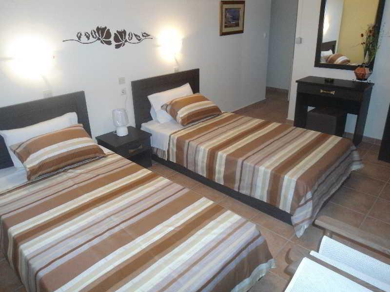 Machi Rooms Патитири Екстериор снимка