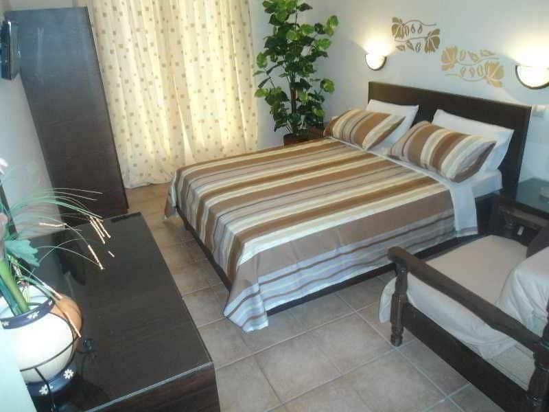 Machi Rooms Патитири Екстериор снимка